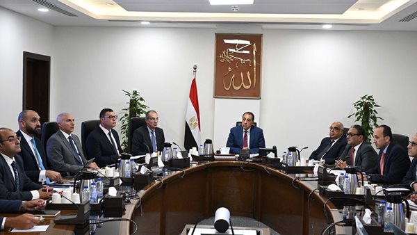 رئيس الوزراء خلال