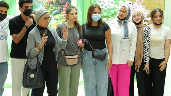 وفد من طلاب جامعة