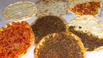 طريقة عمل المناقيش بالزعتر.. بخطوات سهلة وطعم شهي