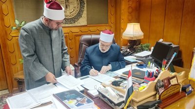 وكيل الأزهر يعتمد نتيجة اختبارات رواق الخط العربي والزخرفة بالمحافظات