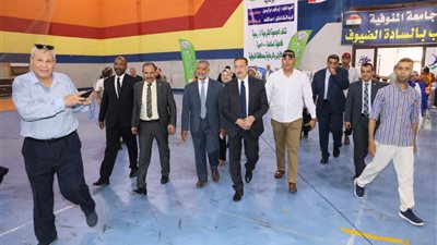 لتخفيف الأعباء المعيشية.. محافظ المنوفية يوزع مساعدات عينية ولحومًا على 2000 أسرة