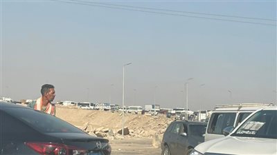 تكدس مروري بطريق الواحات اتجاه الدائري.. وانتشار مكثف لرجال المرور لتسيير الحركة