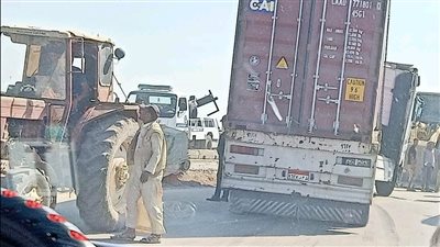 دون إصابات.. تصادم سيارتي نقل على الطريق الإقليمي بالمنوفية