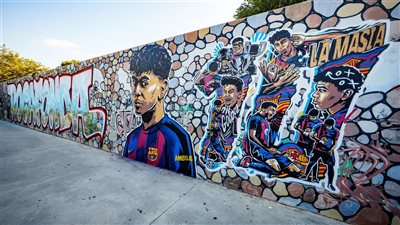 خليفة ميسي.. برشلونة يعلن حصول لامين يامال على رقم 10