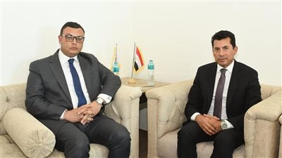 وزيرا الإسكان والشباب والرياضة يبحثان معدلات إنشاء المشروعات الرياضية 