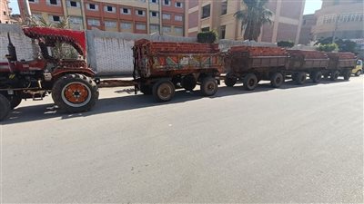 يسير عكس الاتجاه.. ضبط جرار بـ 4 مقطورات محمل بـ 15 ألف قالب طوب في كفر الشيخ