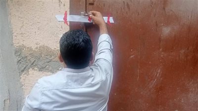رئيس حي شرق مدينة نصر: غلق وتشميع مخزن مواد غذائية مخالف بالمنطقة السادسة لإدارته دون ترخيص| صور