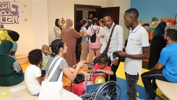 وفد إفريقي يدعم متحدي