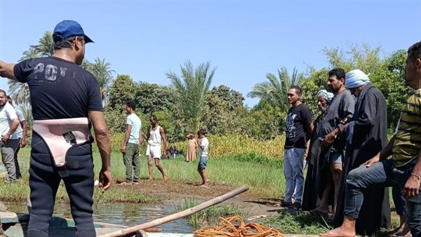 جانب من جهود الإنقاذ