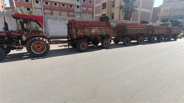 الجرار الزراعي عقب