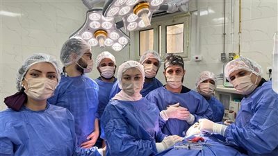 استئصال ورم نادر من فك شاب بمستشفى صدر المنيا 