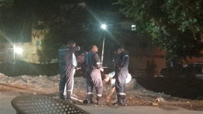 أول صور من موقع كسر ماسورة غاز خلال أعمال الصرف الصحي بدشنا في قنا