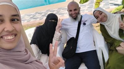 مشيوا وسرهم معاهم.. والد الفتيات الثلاث يكشف تفاصيل تركهن للمنزل: قلوبنا مقهورة عليهن |خاص 