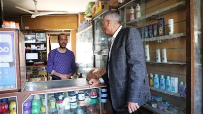 محافظ أسوان يوجه بتشكيل لجنة للمرور على الصيدليات والتأكد من عدم بيع الأدوية المخدرة دون تذكرة طبية