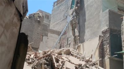 بينهم سيدة.. ننشر أسماء مصابي حادث انهيار عقار من 3 طوابق في الساحل