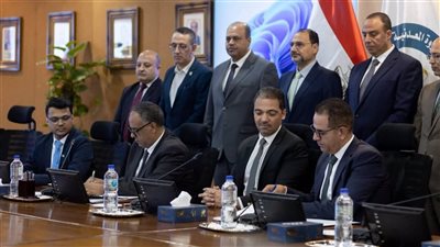 بطول 7 آلاف كيلومتر.. المصرية للبترول توقع مع سيمنز وDNV وإنكسبرت إنرجي اتفاقية تحديث خطوط الأنابيب