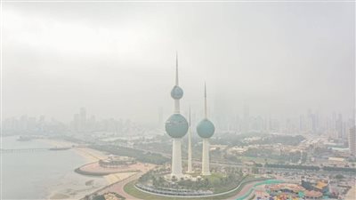 تحذير جوي.. ضباب كثيف في الكويت وانعدام الرؤية لـ12 ساعة متواصلة
