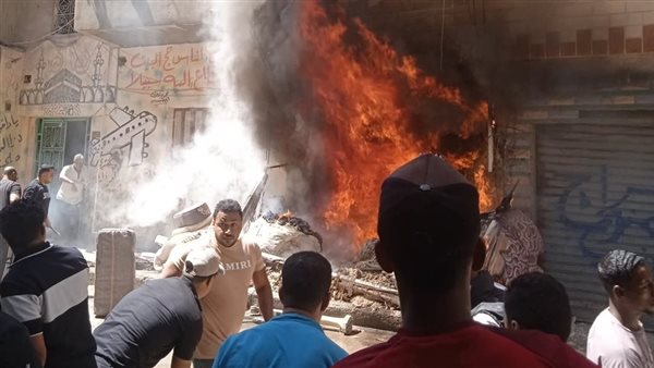 جانب من الحريق