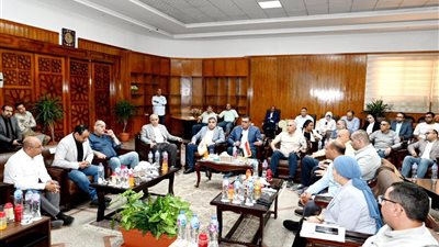 أبرزها مراجعة أنظمة إنذار الحرائق.. وزير الإسكان يصدر توجيهات هامة لرؤساء أجهزة مدن غرب القاهرة