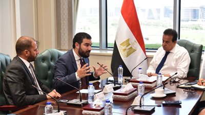 وزير الصحة يوجه بزيادة أعداد الكوادر الطبية والإدارية بمستشفى جوستاف روسي