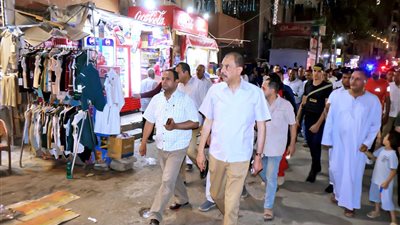 محافظ سوهاج يوجّه بحملات لإغلاق المحال المخالفة ورفع الإشغالات وتطوير الشوارع