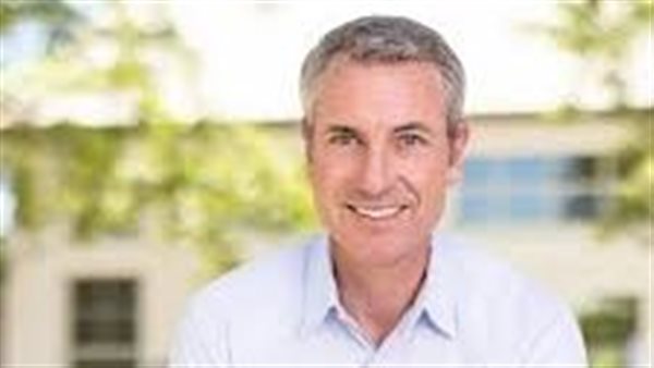  إيقاف الرئيس التنفيذي