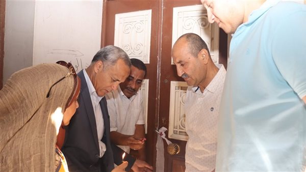 إغلاق أكاديميات غير