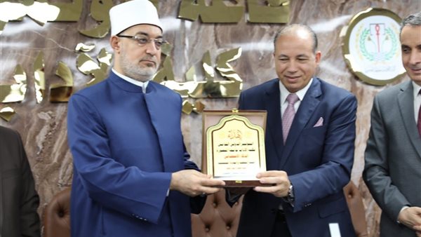 الدكتور نظير عياد