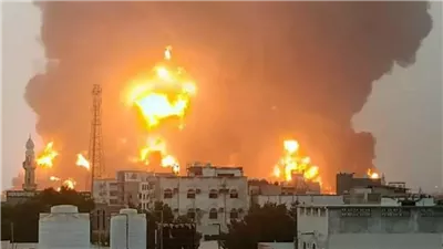 غارات إسرائيلية على ميناء الحديدة في اليمن.. والفصائل: دفاعاتنا تتصدى لها