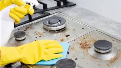 خلطات فتاكة.. طريقة تنظيف المطبخ من الدهون باستخدام مكونات من البيت