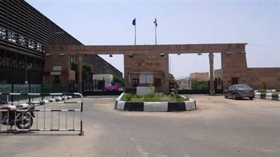 محافظ أسوان: تقديم جميع التسهيلات لاستقبال قطار عودة السودانيين بمحطة ميناء السد العالي شرق