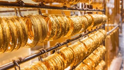 قفزة مفاجئة في أسعار الذهب.. وعيار 21 يلامس 4700 جنيه دون المصنعية