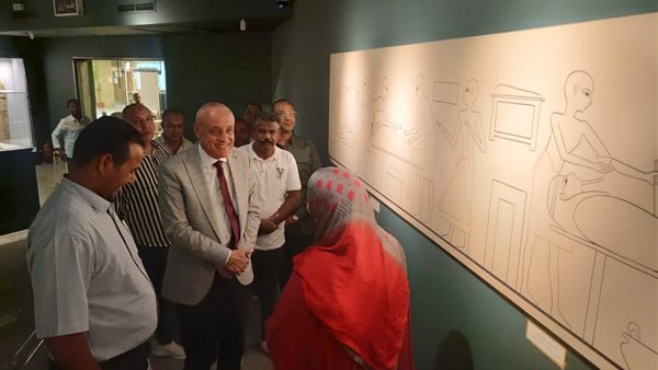 محافظ الأقصر داخل