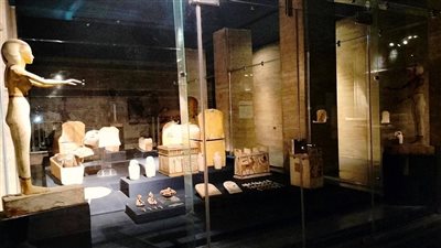 أكبر اكتشاف جنائزي لكهنة آمون.. المتحف المصري بالتحرير يعرض كنوز خبيئة باب الجسس | صور 