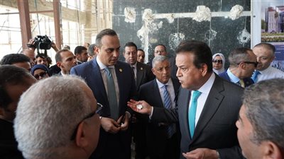 وزير الصحة يستاء من تأخر التأمين الصحي في إنشاء مركز التأهيل بالإسماعيلية.. ويقرر نقل المشروع للرعاية الصحية