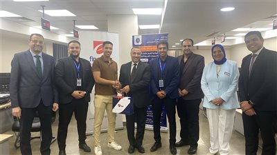 الضرائب توزع أجهزة نقاط البيع POS مجانًا للمنضمين للنظام المبسط في الإسكندرية