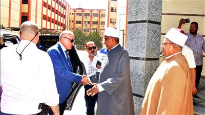 في خطوة غير مسبوقة.. محافظ الأقصر يُطلق مبادرة لتأهيل طلاب الأزهر في الوعي السياحي