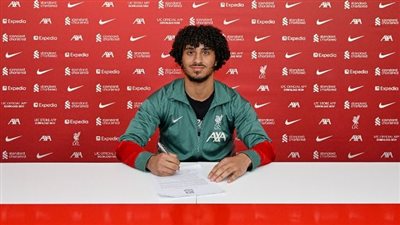 كريم أحمد يوقع أول عقد احترافي مع ليفربول