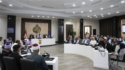 مع موجة ارتفاع درجات الحرارة.. محافظ أسوان يشدد على تطبيق إجراءات الوقاية من الحرائق