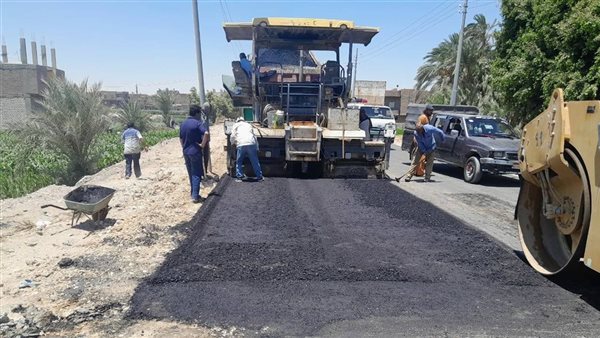 رصف الشوارع بأسيوط