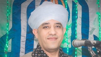 إصابة المنشد رجب الديروطي ونجليه في حادث تصادم أثناء توجههم لمولد أبو بركات التلاوي بالمنيا