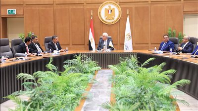 وزير التعليم العالي يكرم الطلاب الفائزين في مسابقة معًا لمواجهة الأفكار غير السوية