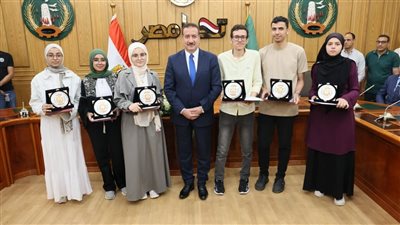 عمرة ومصيف وسبائك ذهبية.. أوائل الثانوية العامة بالمنوفية يحصدون التكريمات