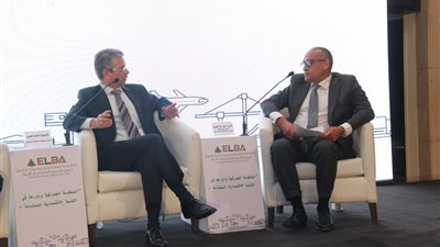 رئيس مصلحة الجمارك: التسهيلات الجمركية خطوة جديدة لوزير المالية نحو استعادة ثقة المستثمرين المحليين والدوليين 