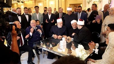 بحضور وكيل الأزهر وخالد الجندي.. وزير الأوقاف السابق يحتفل بزفاف ابنته 