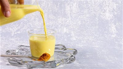 فوائد مشروب الكركم بالحليب لصحة الجسم وتقوية المناعة