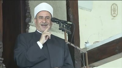 خطيب الأزهر: من علامات غضب الله على الإنسان أن يشغله بغيره عن نفسه فيضيع وقته فيما لا يفيد