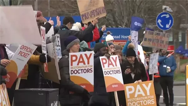 إضراب أطباء بريطانيا