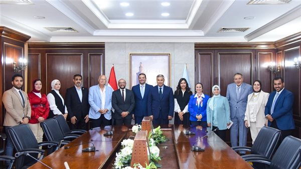 اجتماع محافظ الإسكندرية