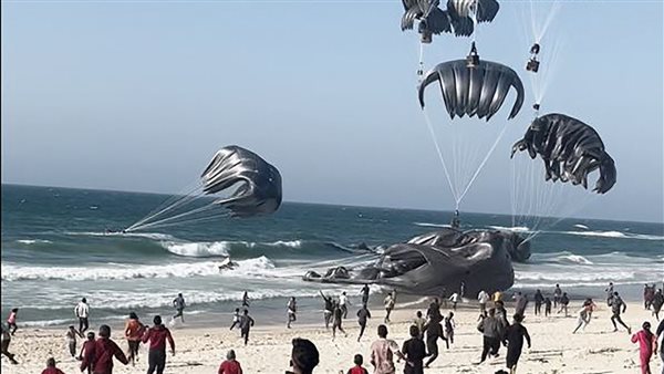  إسقاط المساعدات